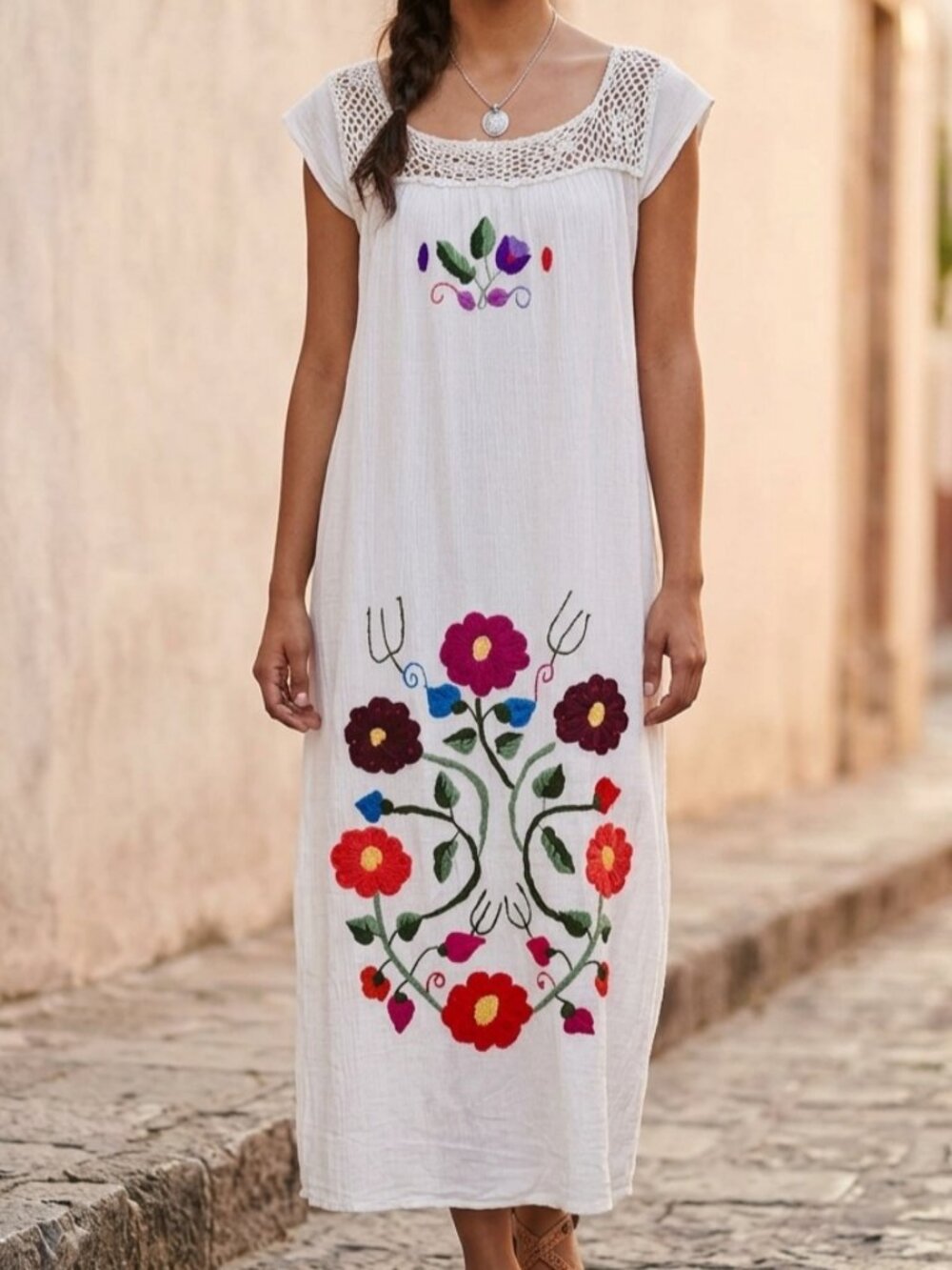 Women's S/M White Sleeveless Crochet Lace Hand Embroidered Peasant Maxie Dress